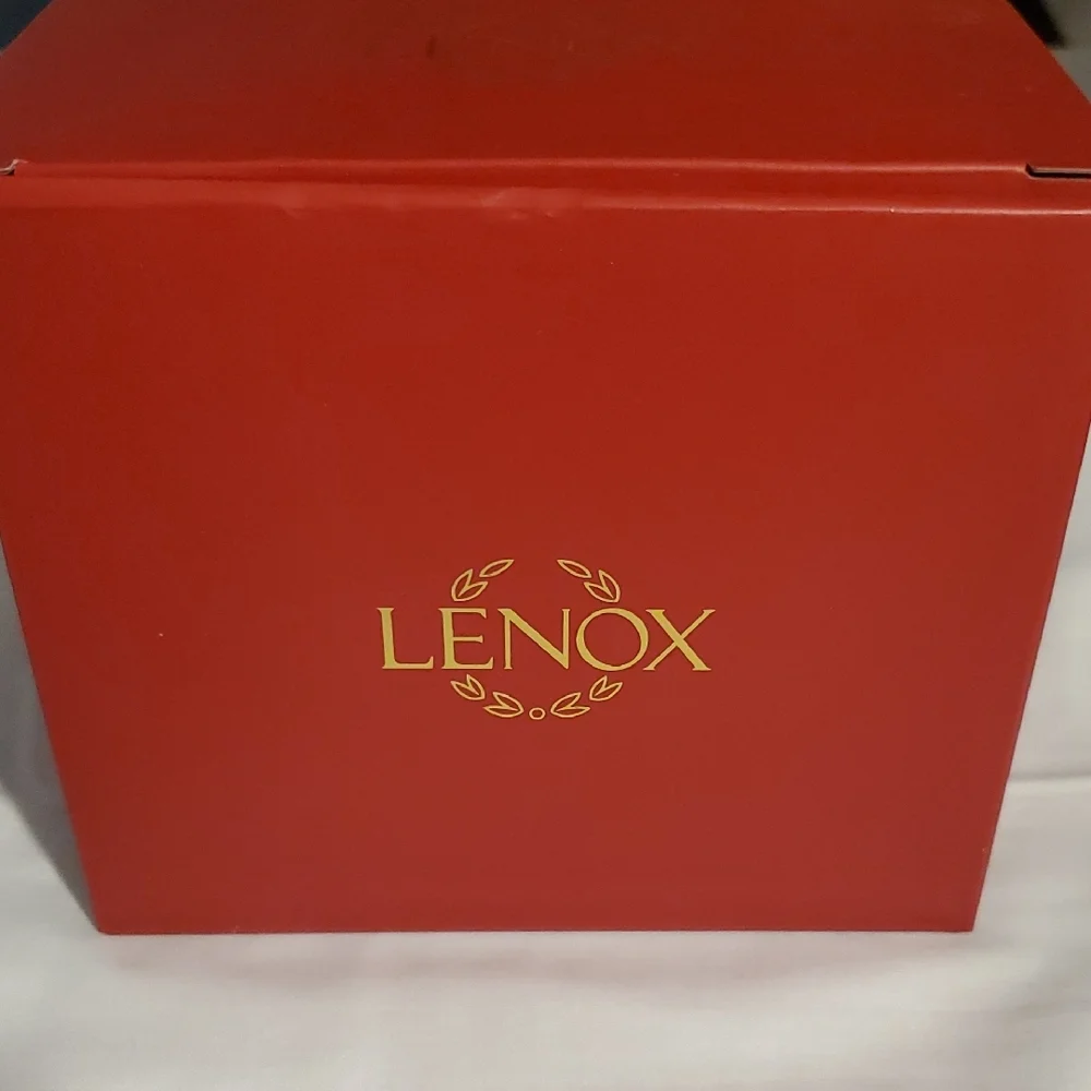 Lenox White and Red Santa with Holly Gift Bag Figurine Set